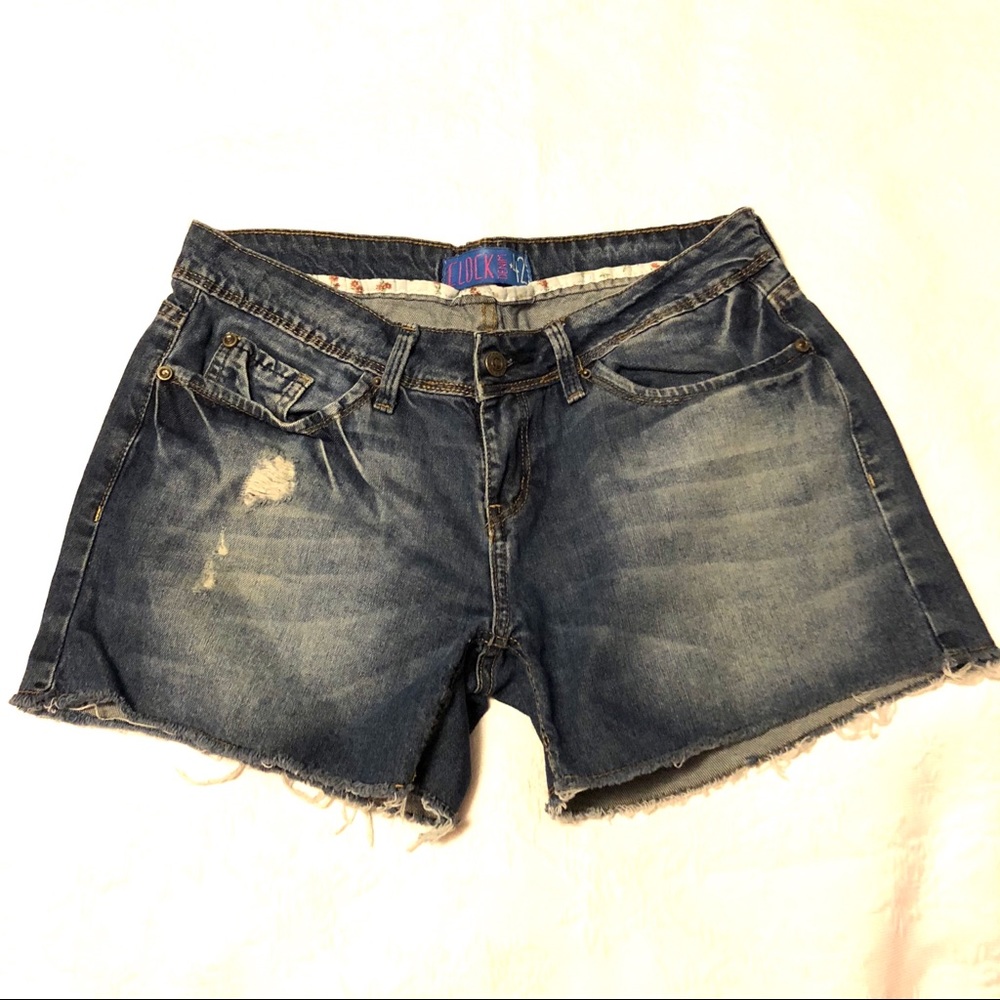 Jeans shorts size waist 32”